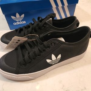 Adidas nizza trefoil sneakers